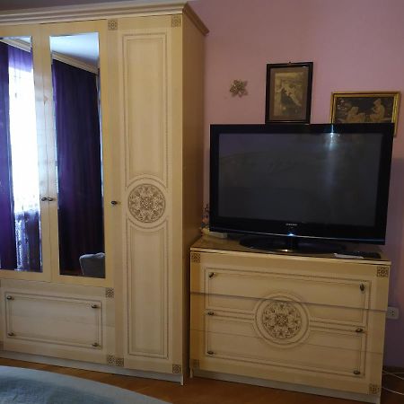 Затишні Апартаменти В Центрі Rivne Exteriér fotografie
